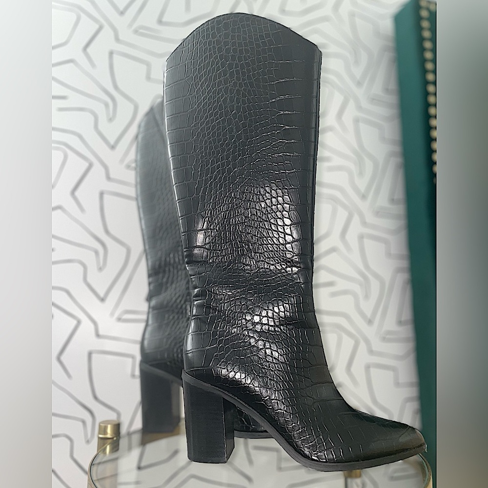 ❌SOLD❌ BCBG Janda Western Boot Block Heel Sz 37.5